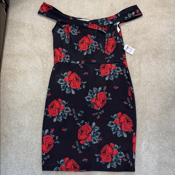 Charlotte Russe Dresses & Skirts - Rose printed dress